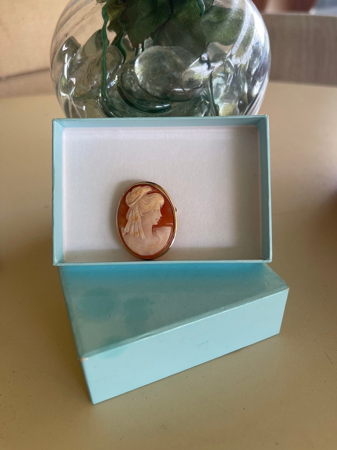Authentic cameo pendant 14 k gold