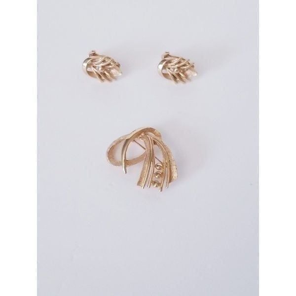 Signed Gold brooch & Earrings Set