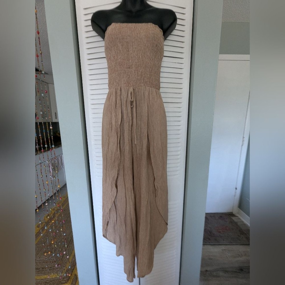 NWT Fantastic Fawn Jumpsuit Cropped Smocked M Beige Strapless European Summer