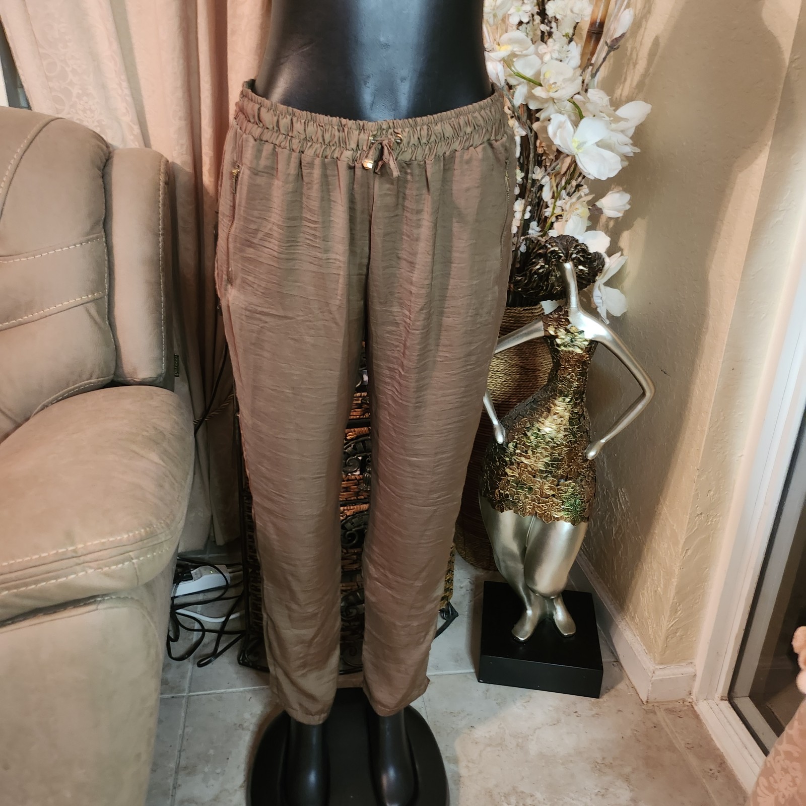 Sfera pants size M NEW