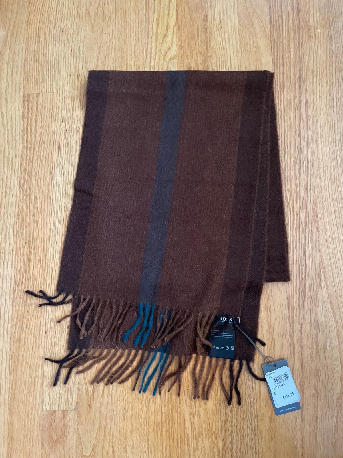 NWT Men’s Hugo Boss scarf 100% baby alpaca