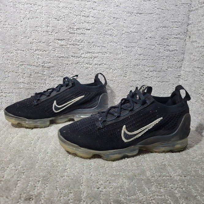 Nike Air Vapormax 2021 FK DC4112-002 Women's Size 7 Black Athletic Sneaker Shoes