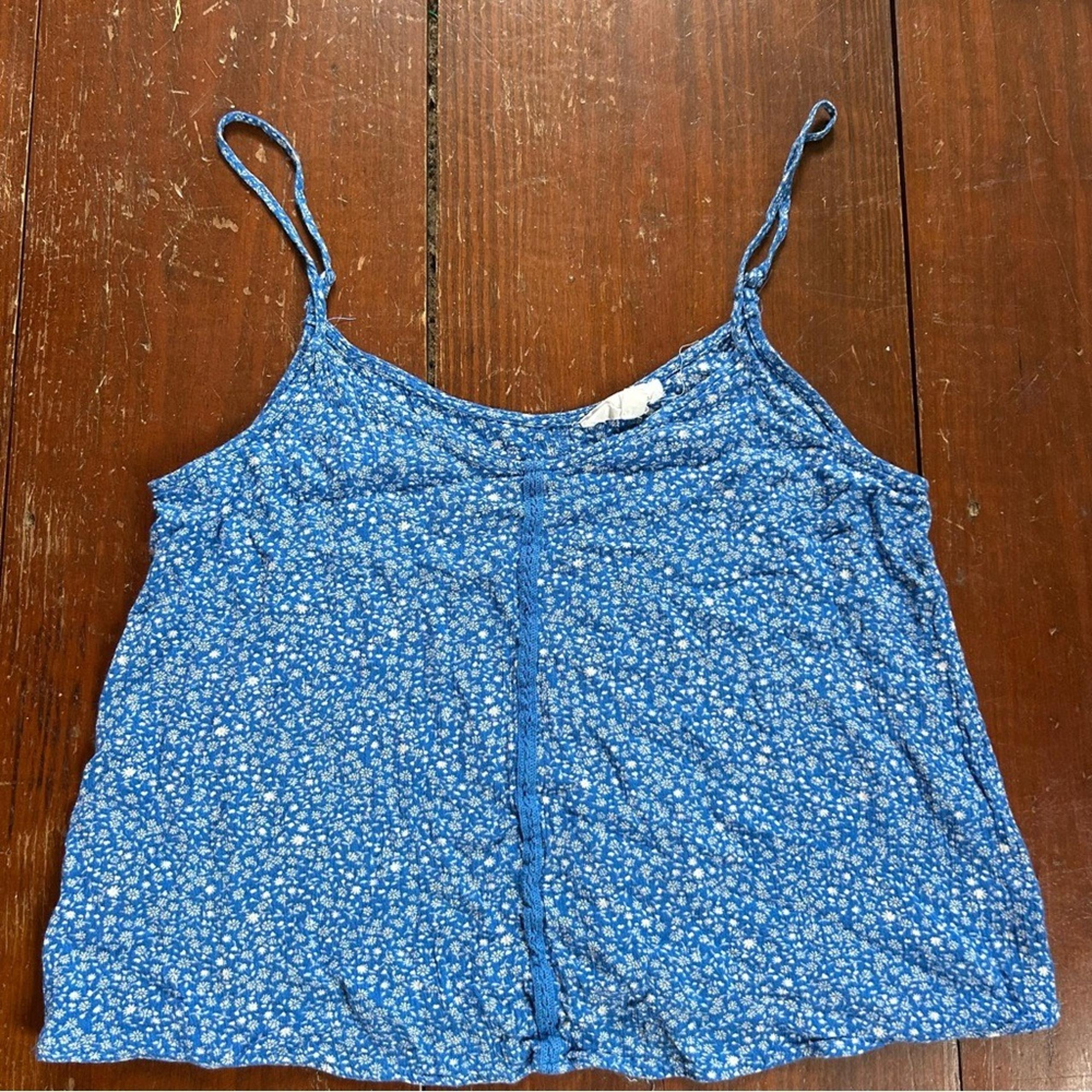 Pink Rose Blue and White Sleeveless Crop Camisole