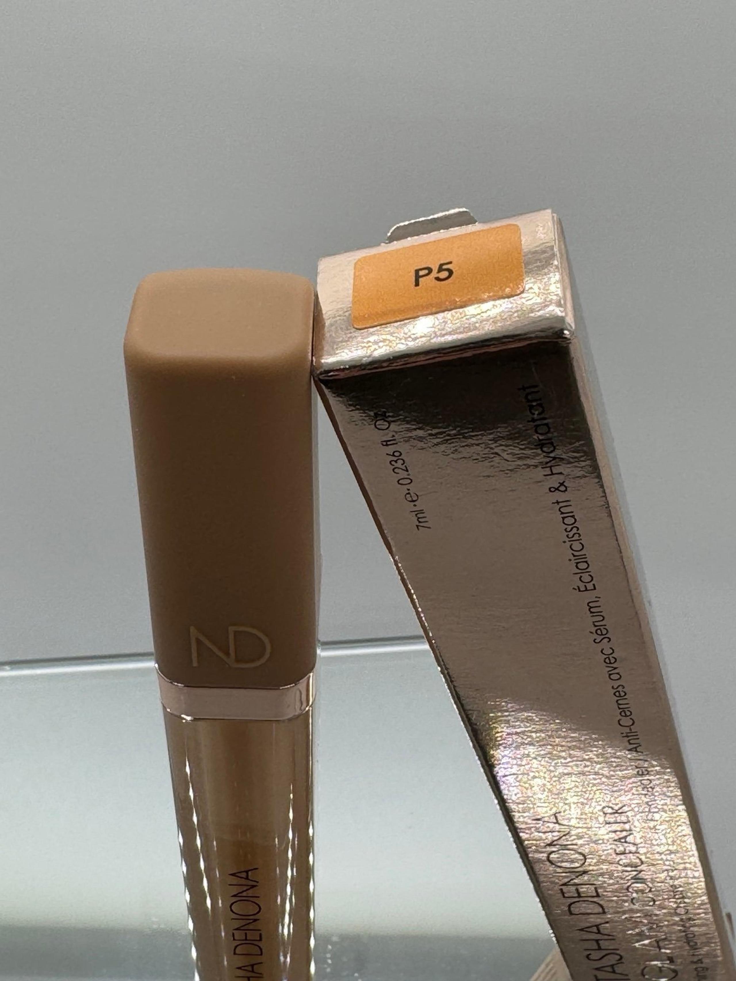 NATASHA DENONA Hy-Glam Brightening & Hydrating Medium to Full Coverage Crease Pr