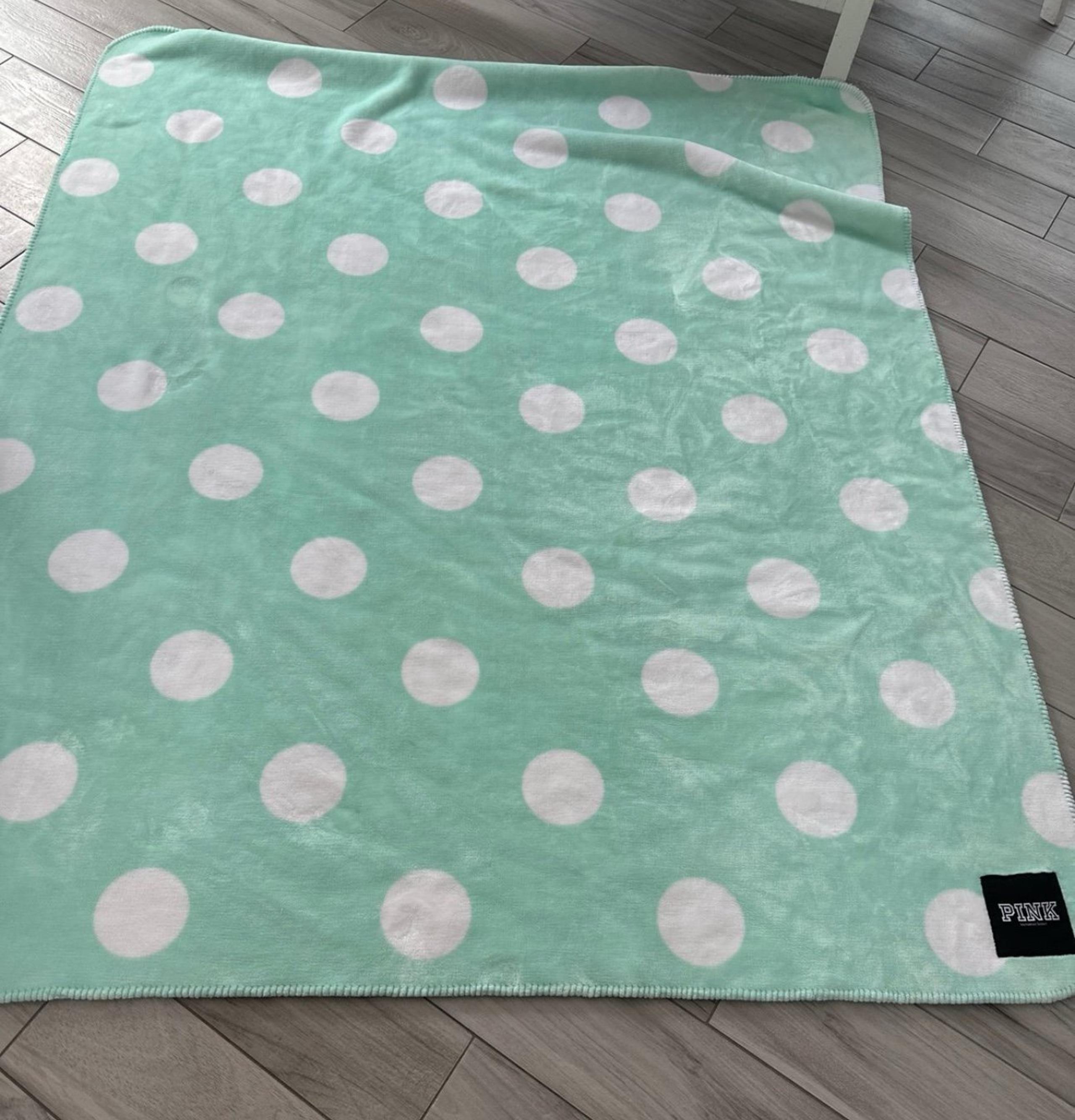 PINK Victoria’s Secret Sherpa mint polka dot blanket throw bed 60x72 plush