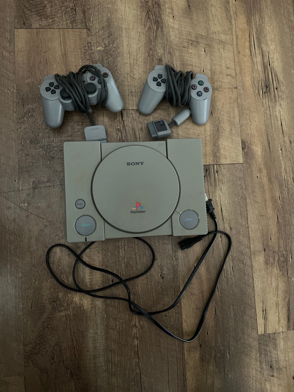 PS1 With Controllers and Cord