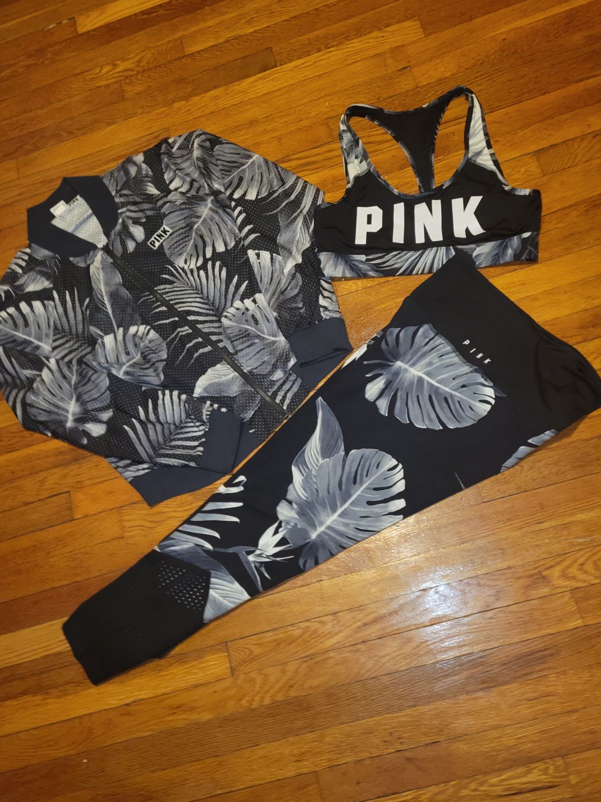Vs Pink htf fern set sz large