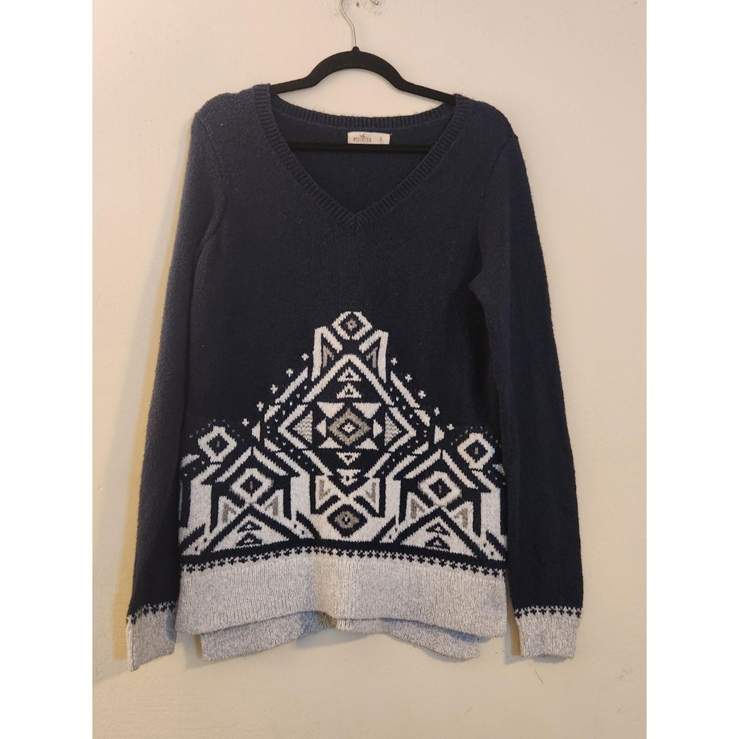 Hollister Women’s Large Navy Blue/Gray Pullover V Neck Sweater Geometric Design