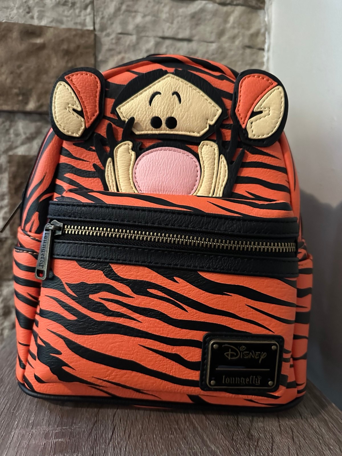 Tigger Hard tag Disney Loungefly- Disney Loungefly backpack