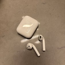 Apple AirPods 2nd Generation with Charging Case