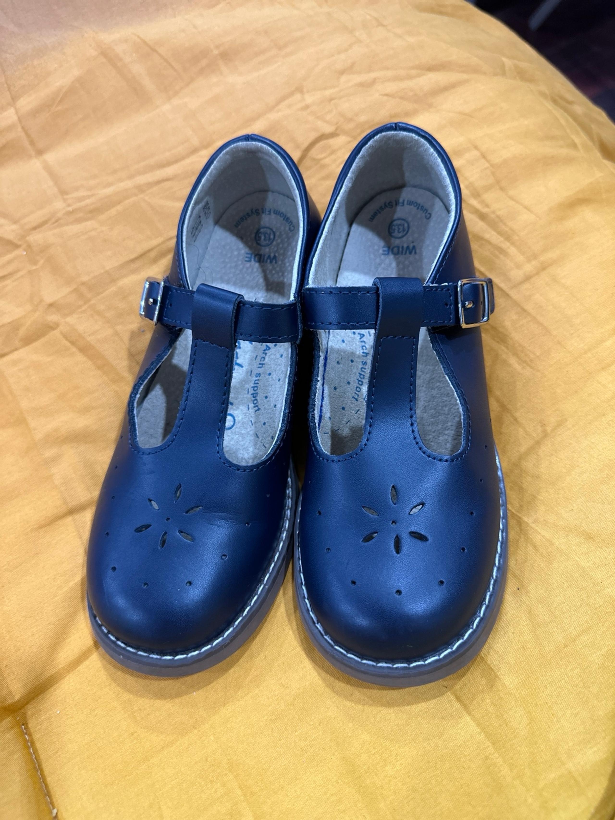 FOOTMATES Baby-Girl's Allie (Little Kid) Mary Jane Flat - size 13.5W