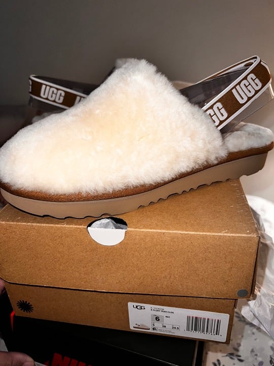 UGG Fluff slides women NEW