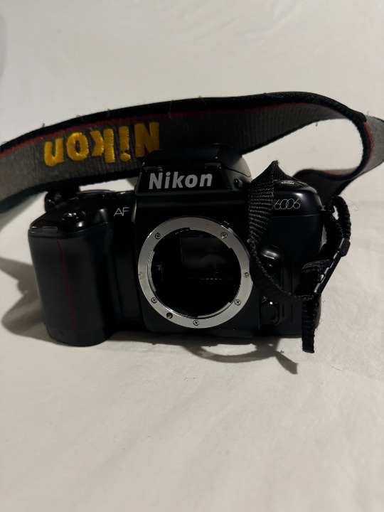 Nikon N6006