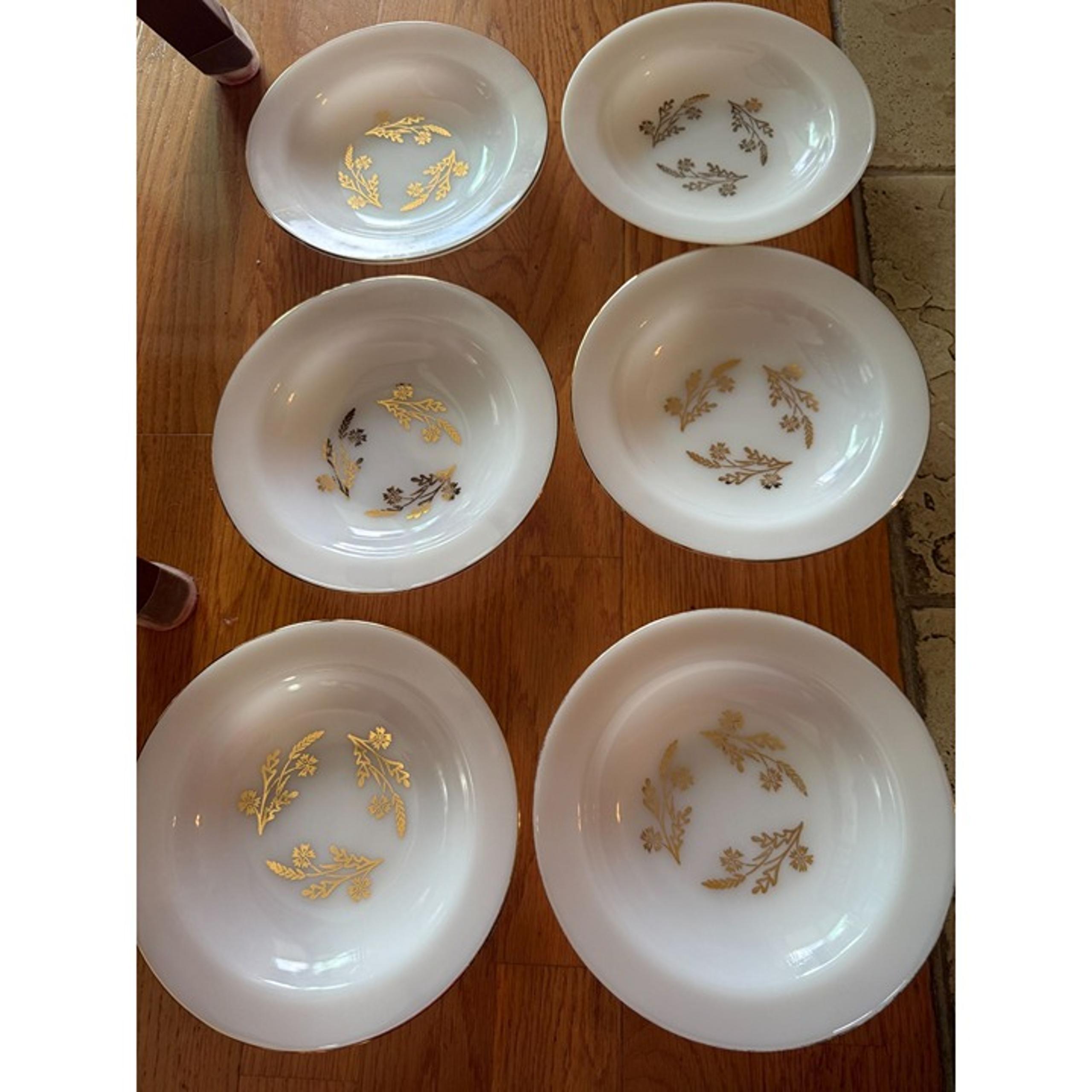 Federal Milk Glass Soup/Salad Bowls – Meadow Gold Flower – Set of 6 – 8”