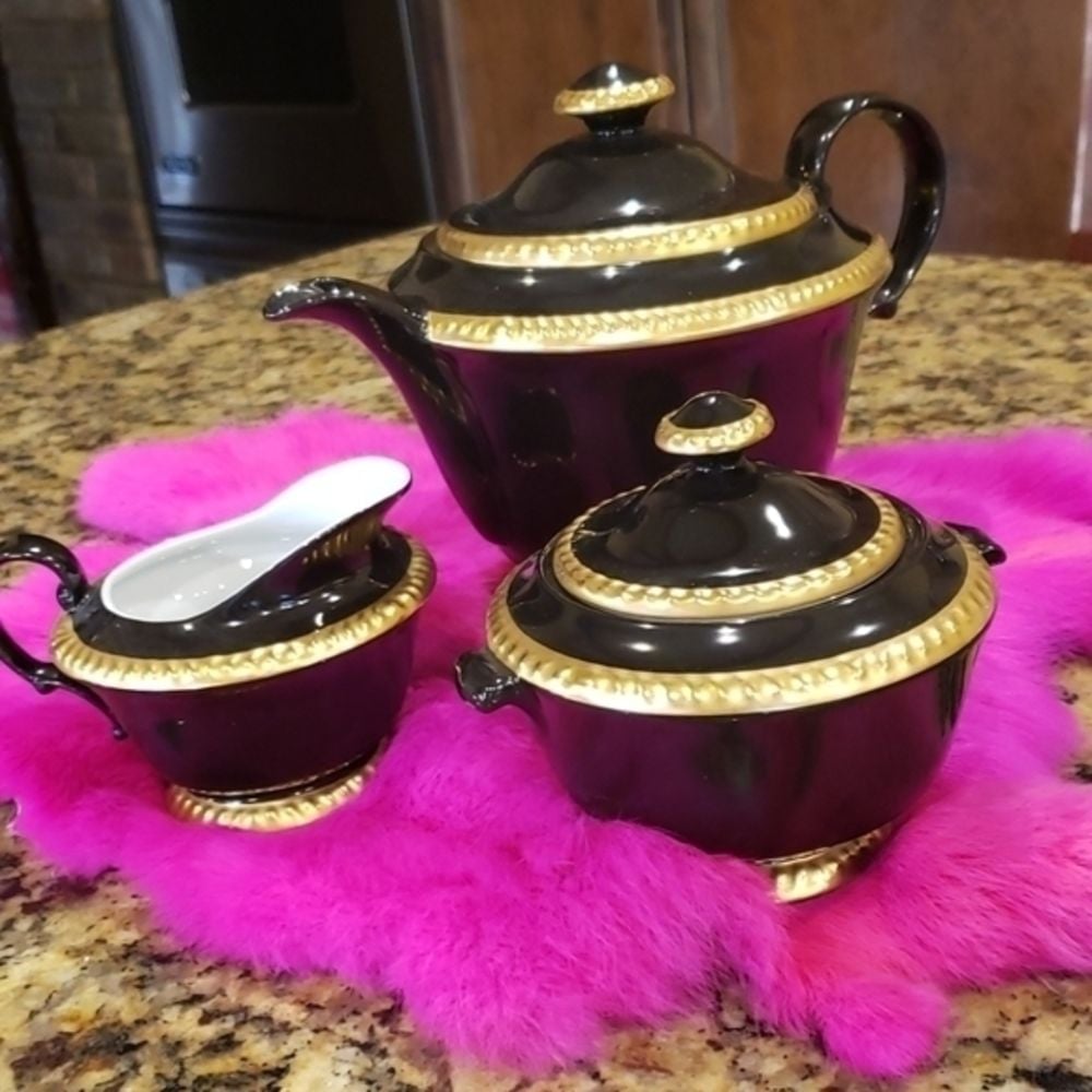 VTG PORCEL PORTUGAL SET BLACK GOLD RIM TEAPOTw/LID, SUGAR, CREAMER