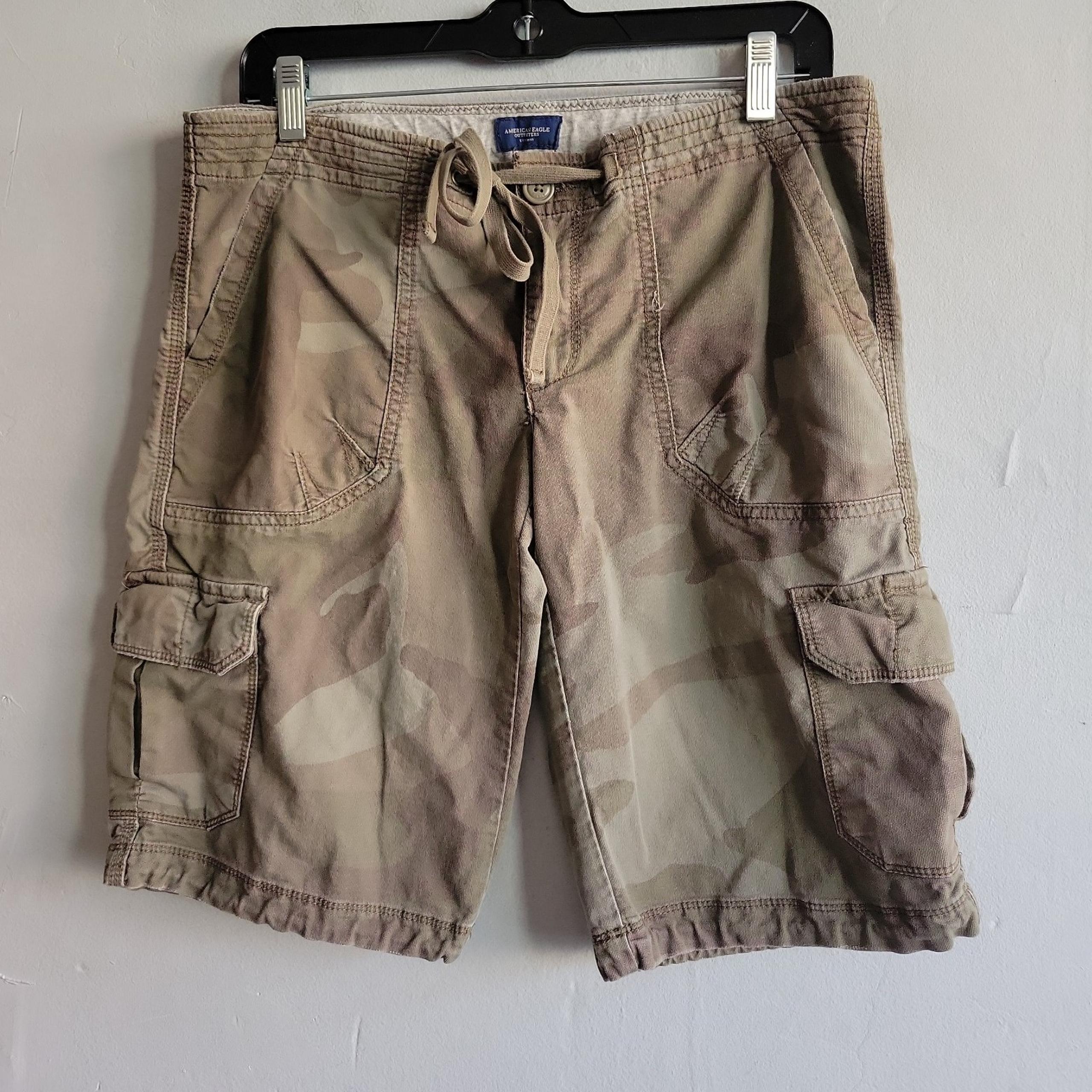 Women's size 6 American Eagle cargo bermuda shorts green camo print tie belt Y2K