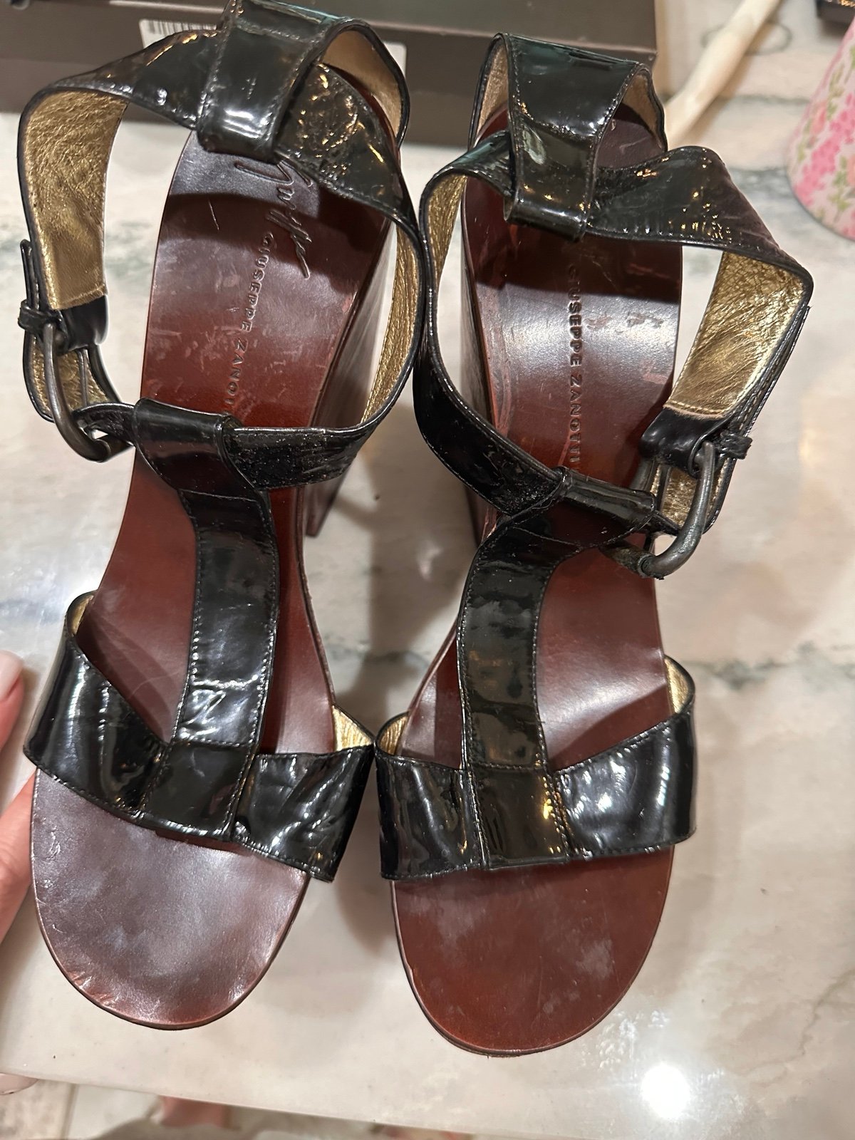 giuseppe zanotti patent wedge heels