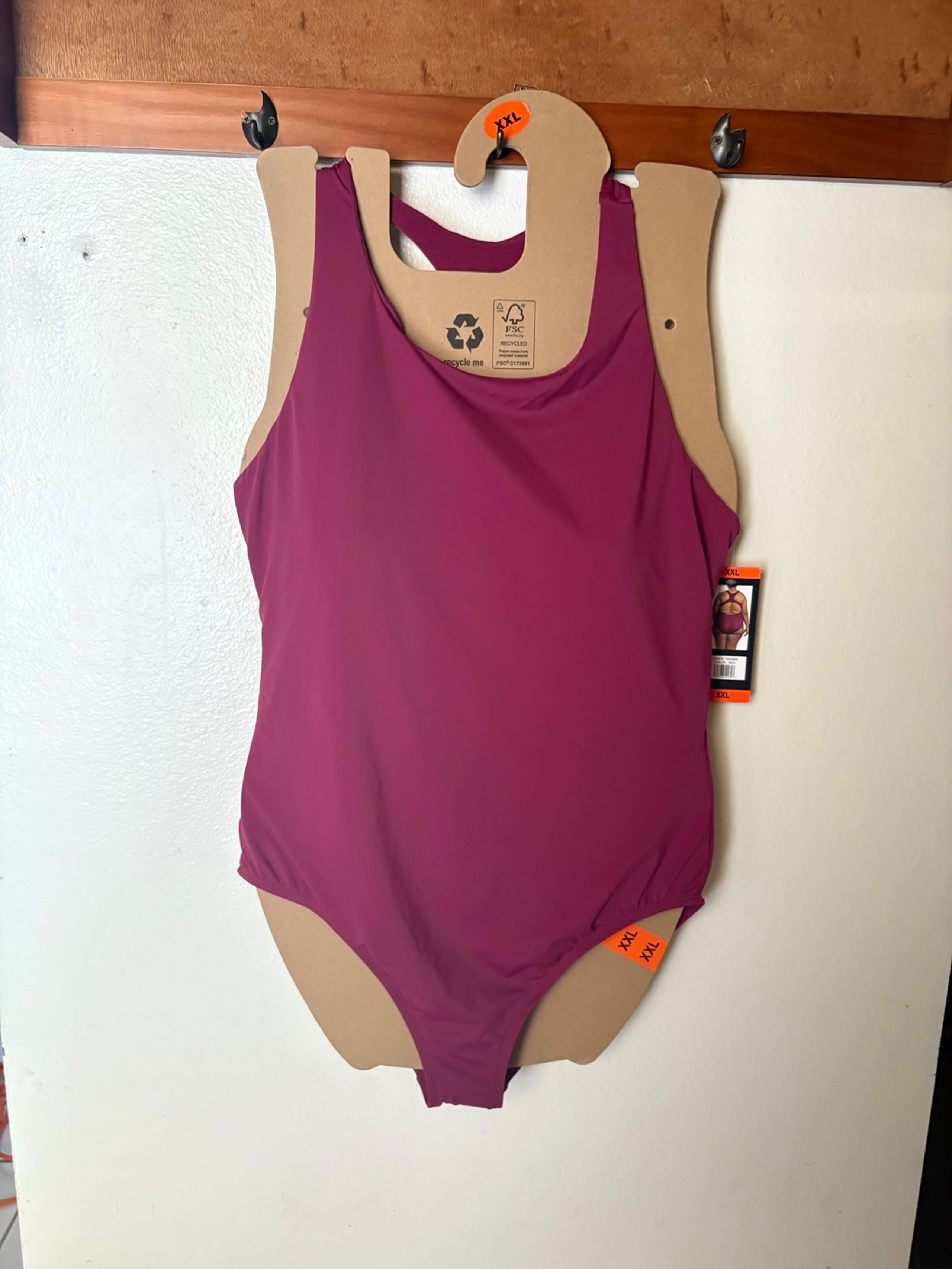 TYR Swimsuit, women’s plus swimsuit, burgundy swimsuit, one piece swimsuit