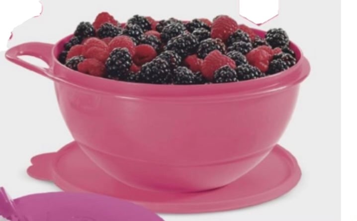 Tupperware Vintage Fix-N-Mix Bowl 7.8 Liter Pink Beautiful Color