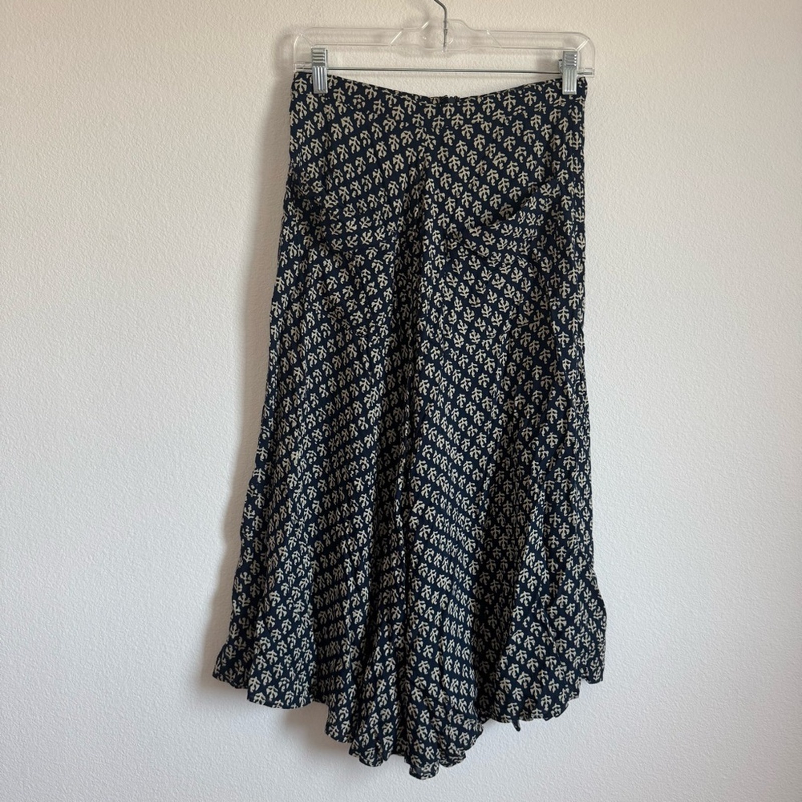 Reformation Midi Skirt Size: M