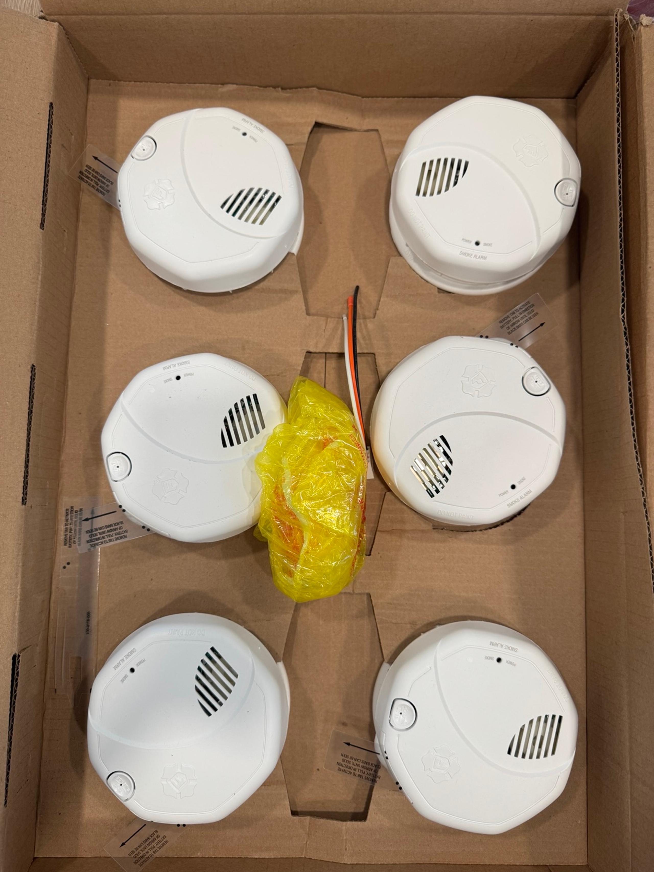 New First Alert Smoke Alarm pack of 6
