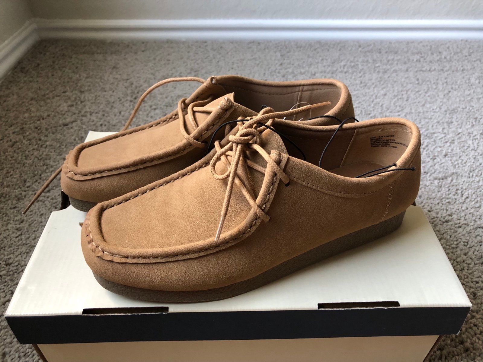 NIB Women’s 6.5M St. John's Bay Clover Memory Foam Tan Loafers