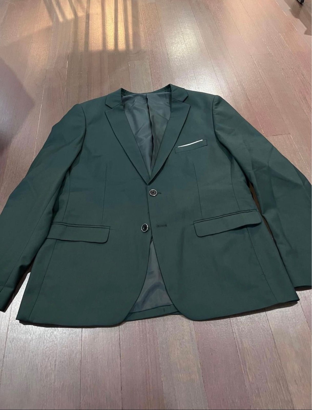 men's 3 piece Suit. Size 2XL, but fits like M, pant's size 34(Green)
