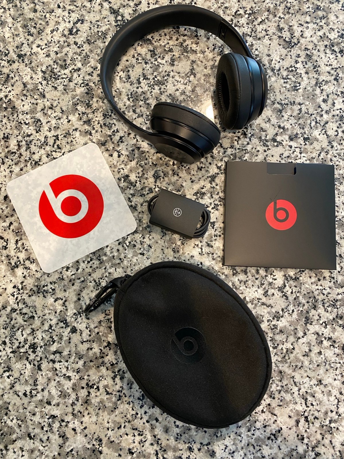 Beats by Dr. Dre Solo3 The Beats Icon Collection Wireless Headphones in Black