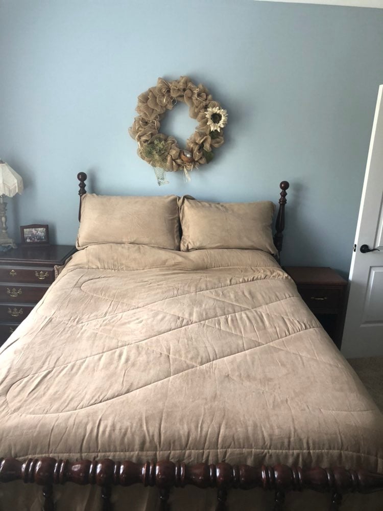 Queen size brown comforter set