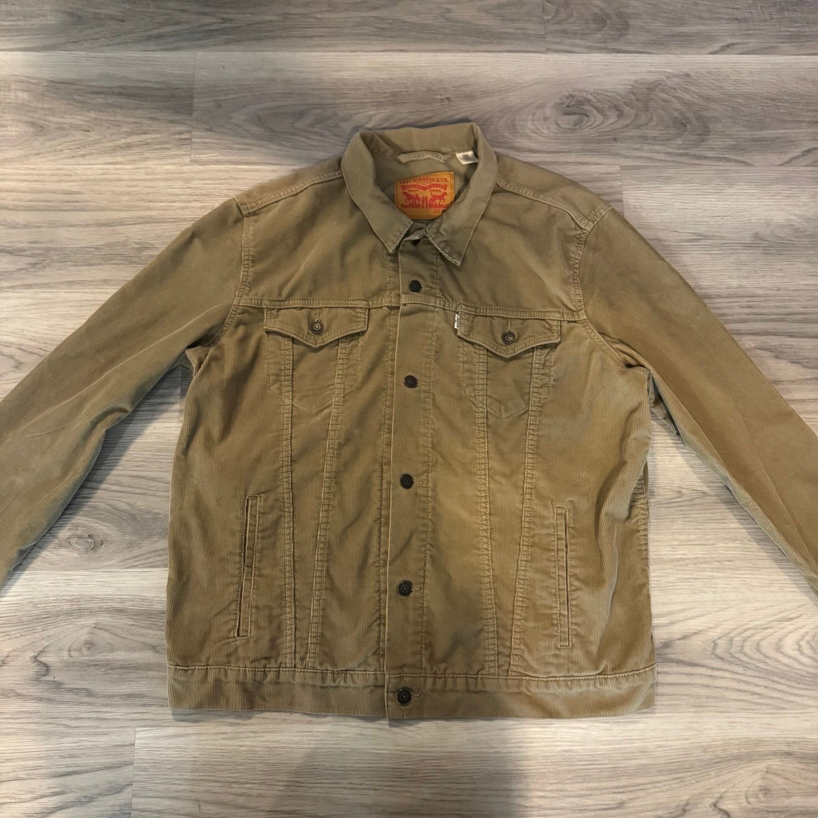 Levi’s White Tag Mens 2XL Tan Corduroy Button Front Trucker Jacket