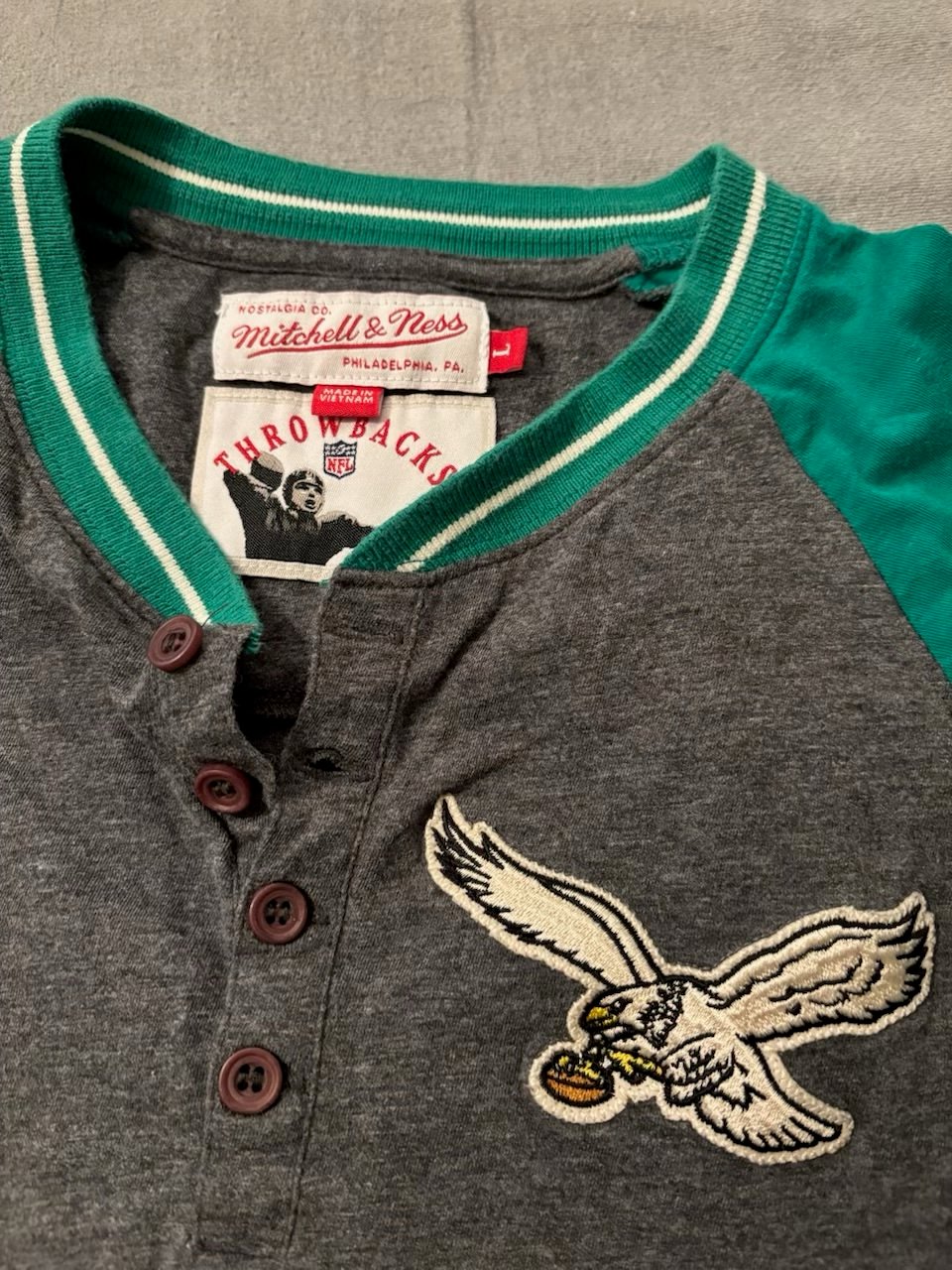 Mitchell & Ness Eagles Old Logo Long Sleeve T