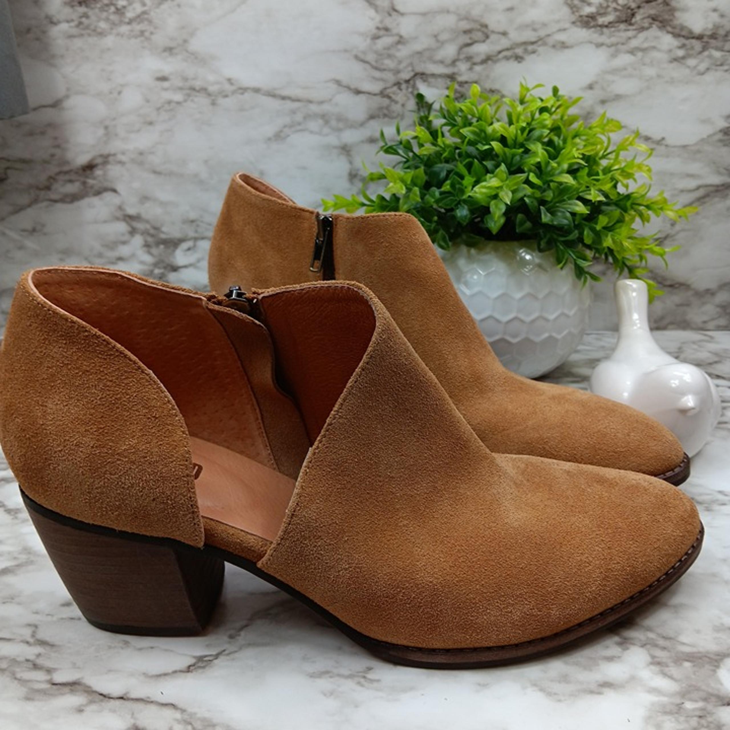 ANTHROPOLOGIE SILENT D Bichon Cut-Out Ankle Boots Women Tan Suede Sz 41 Leather