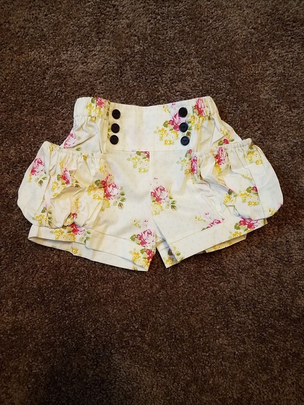 Brand New!! New handmade ibambini boutique pink floral button shorts size 2t