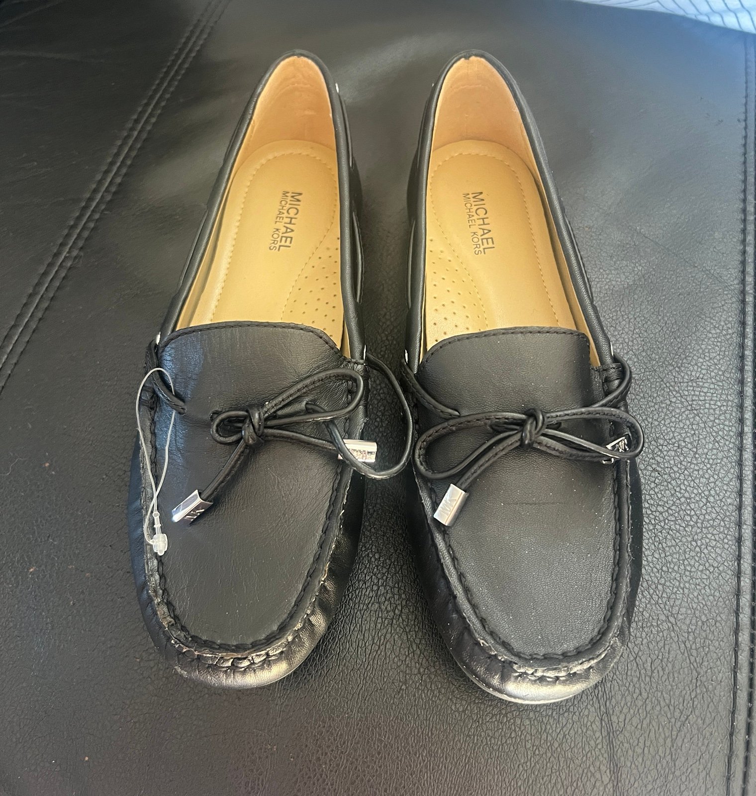 Michael KORS Black leather loafers moccasin- Size 6