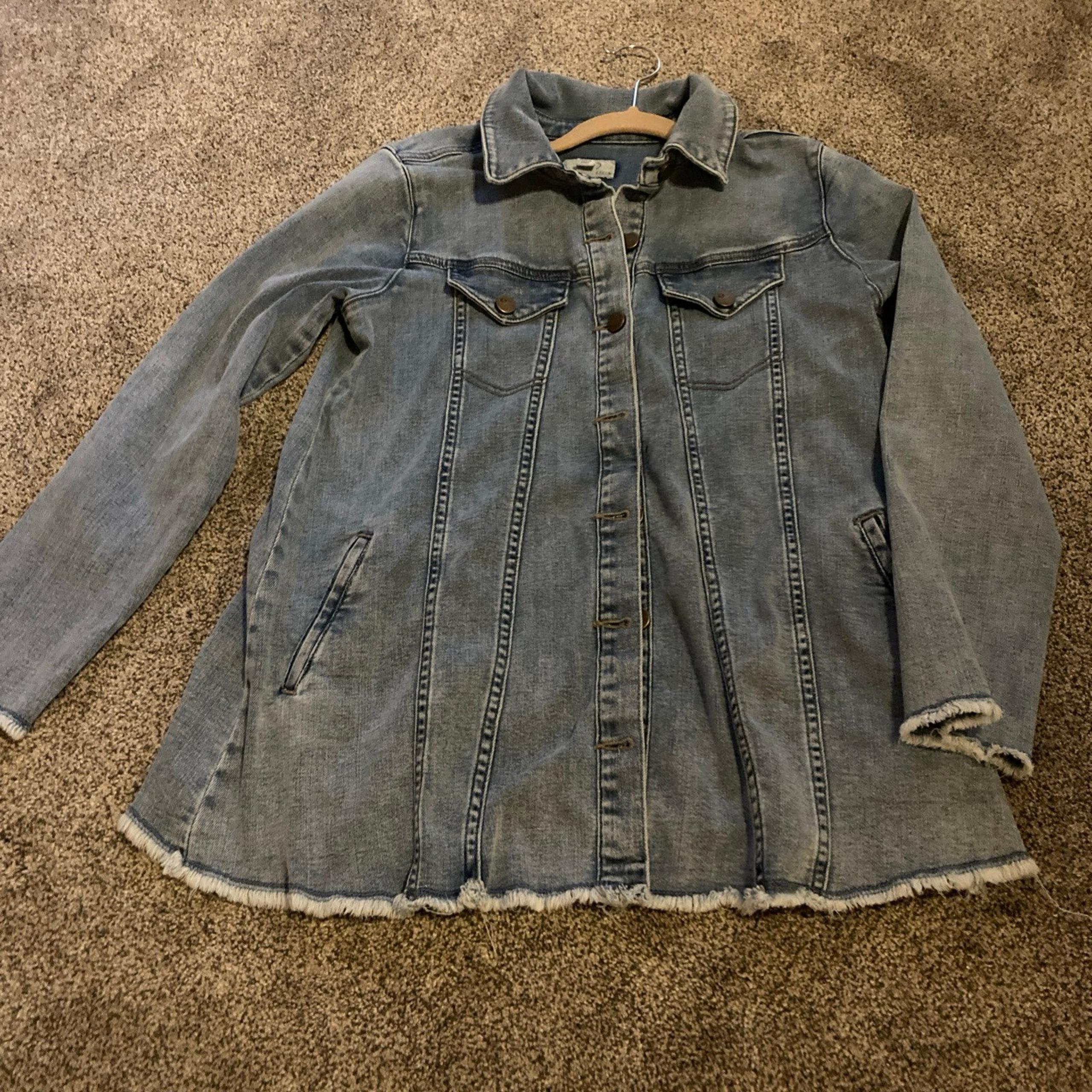 LOGO by Lori Goldstein Women's Shirt Jacket Sz 6 Denim w Frayed Hem Blue A587517