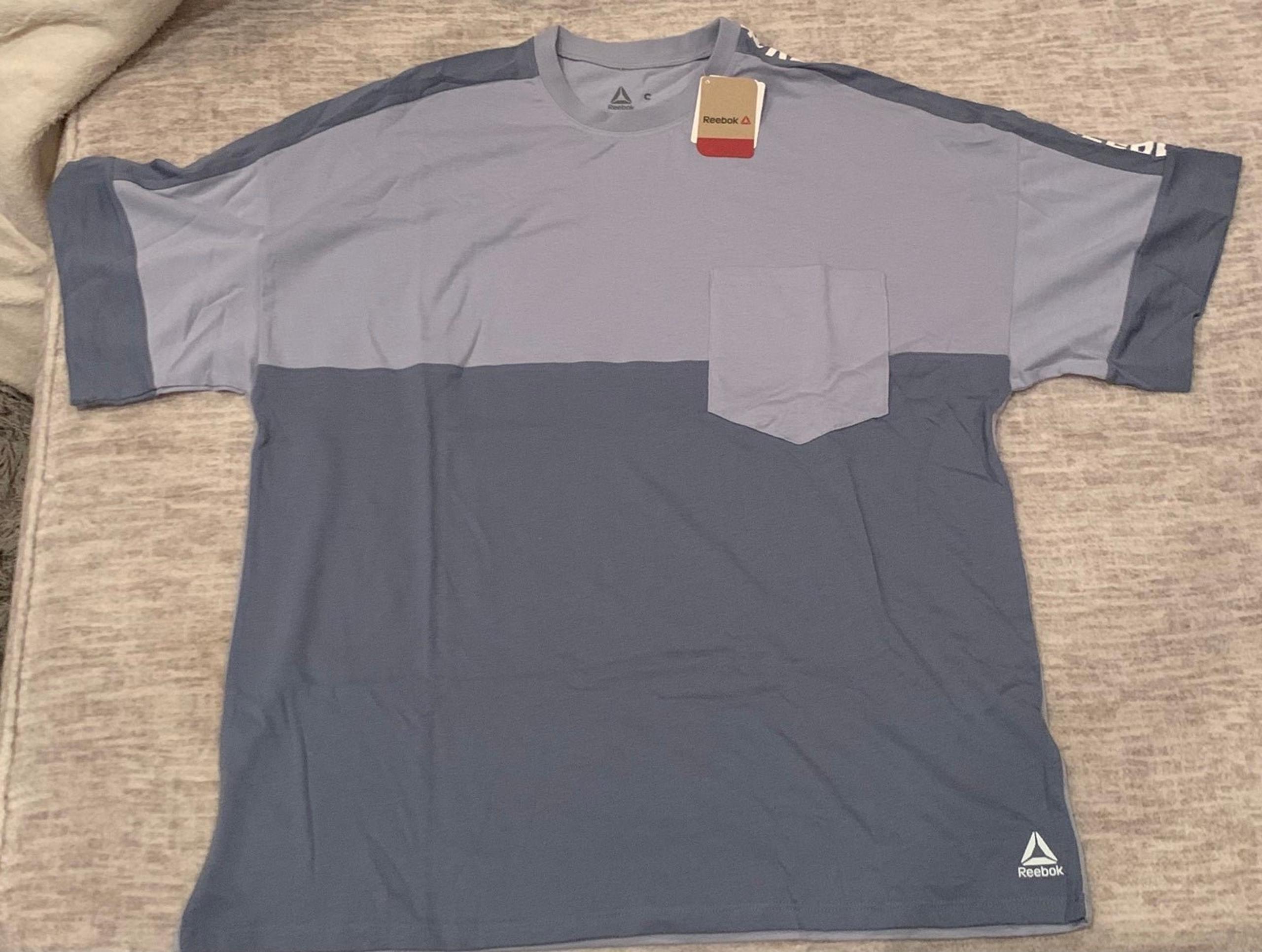 Reebok Women’s Small Relaxed Detailed Two Tone Pocket Tee  Gray New