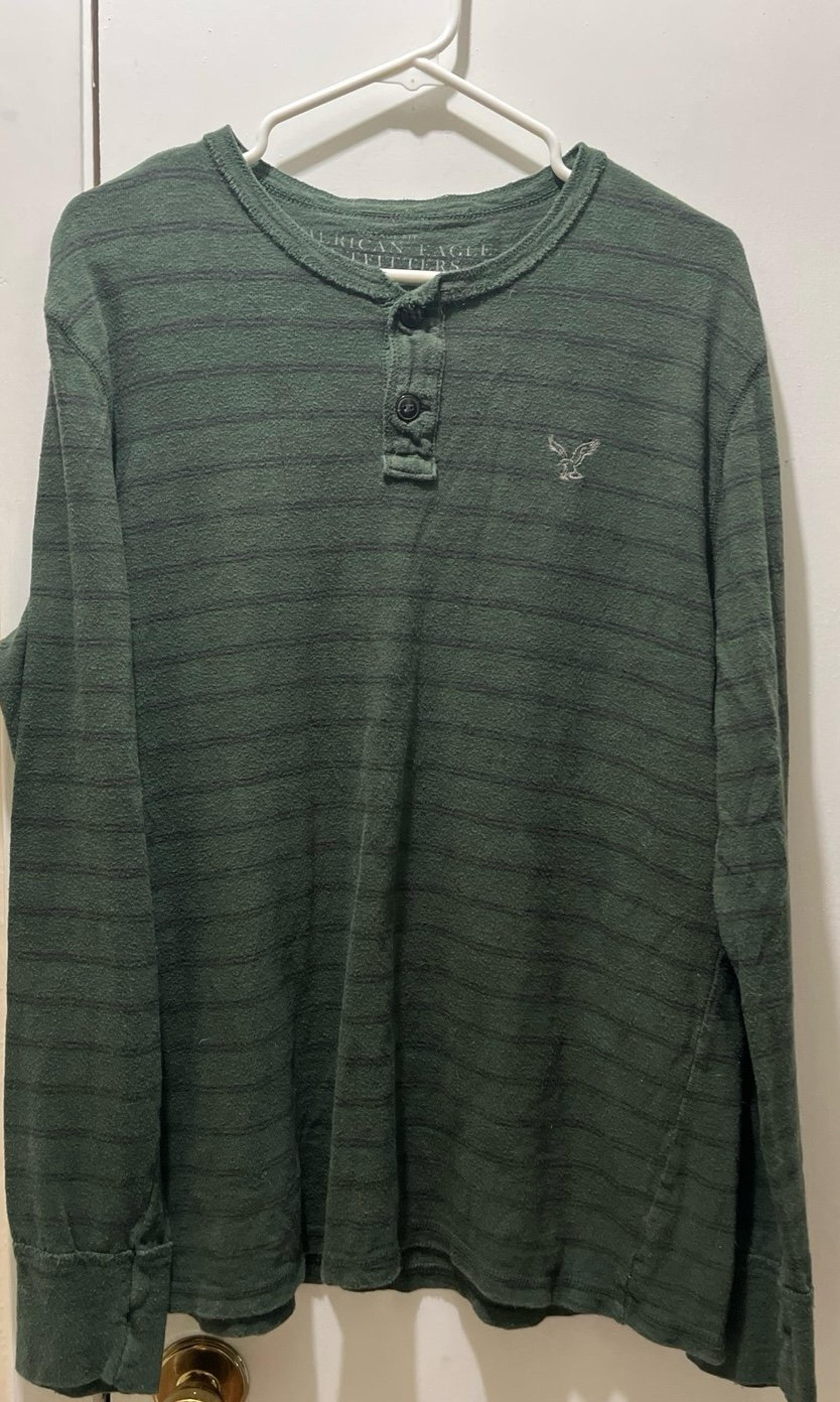 Men’s Henley American Eagle Outfitters Large Long Sleeve Dk Green/Black Shirt