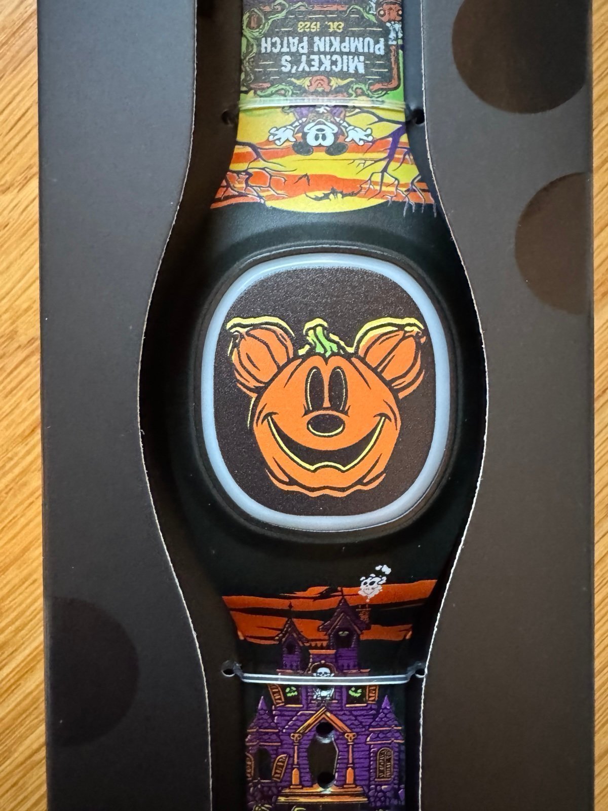 New Disney Mickey’s Pumpkin Patch Halloween Limited Release MagicBand Plus