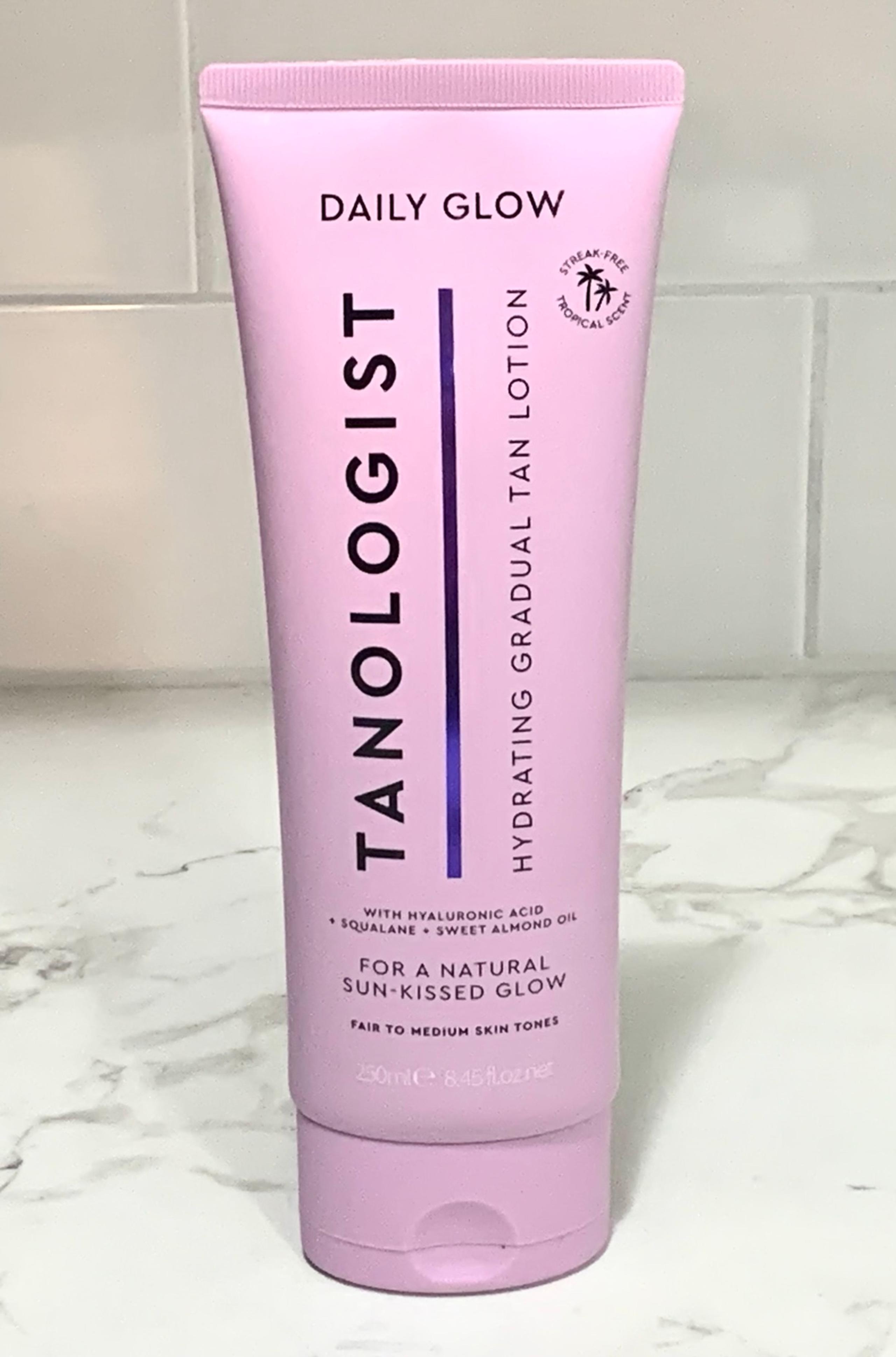 TANOLOGIST Fair to Medium Hydrating Gradual Tan Lotion