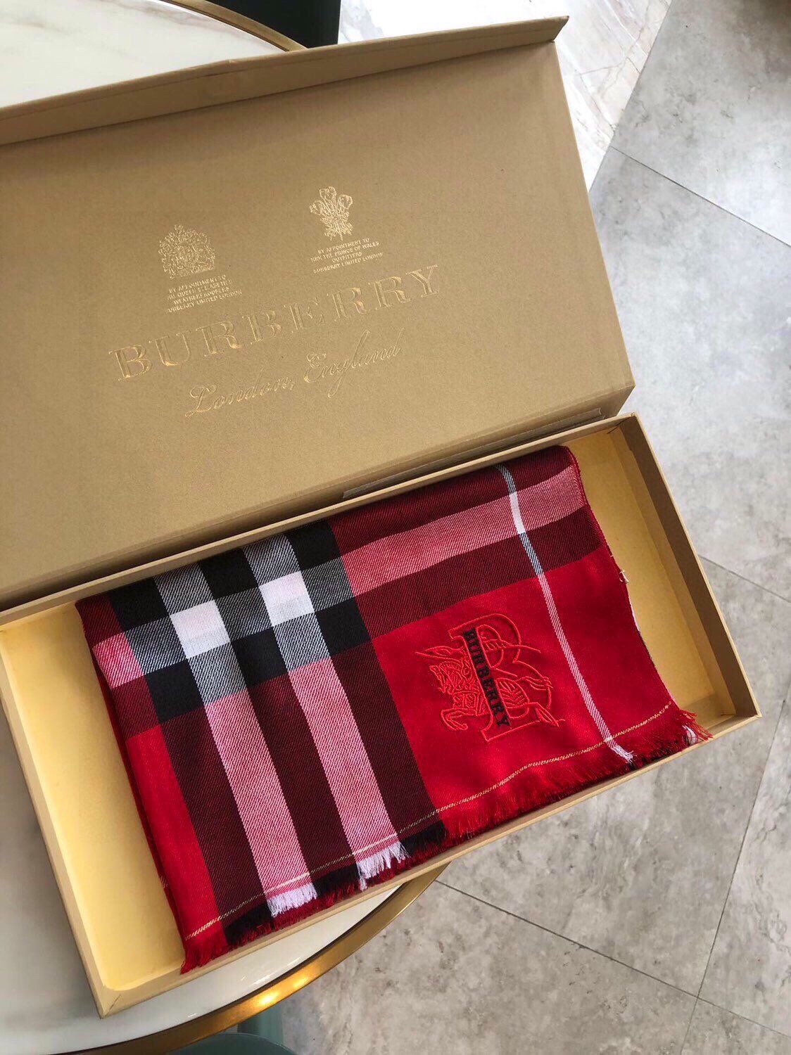 Burberry Classic red versatile scarf