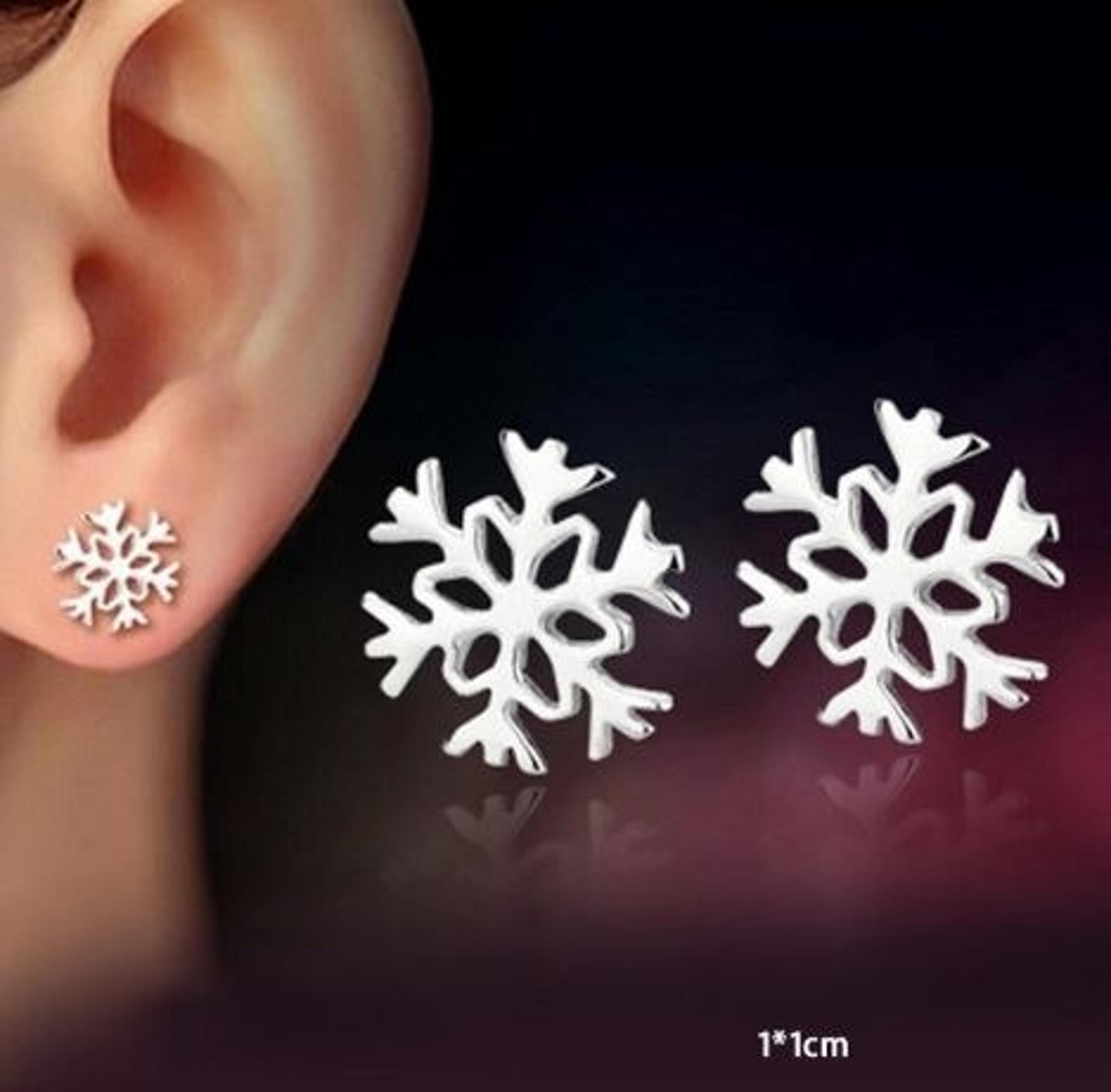 Silver Plated Snowflake Stud Earrings