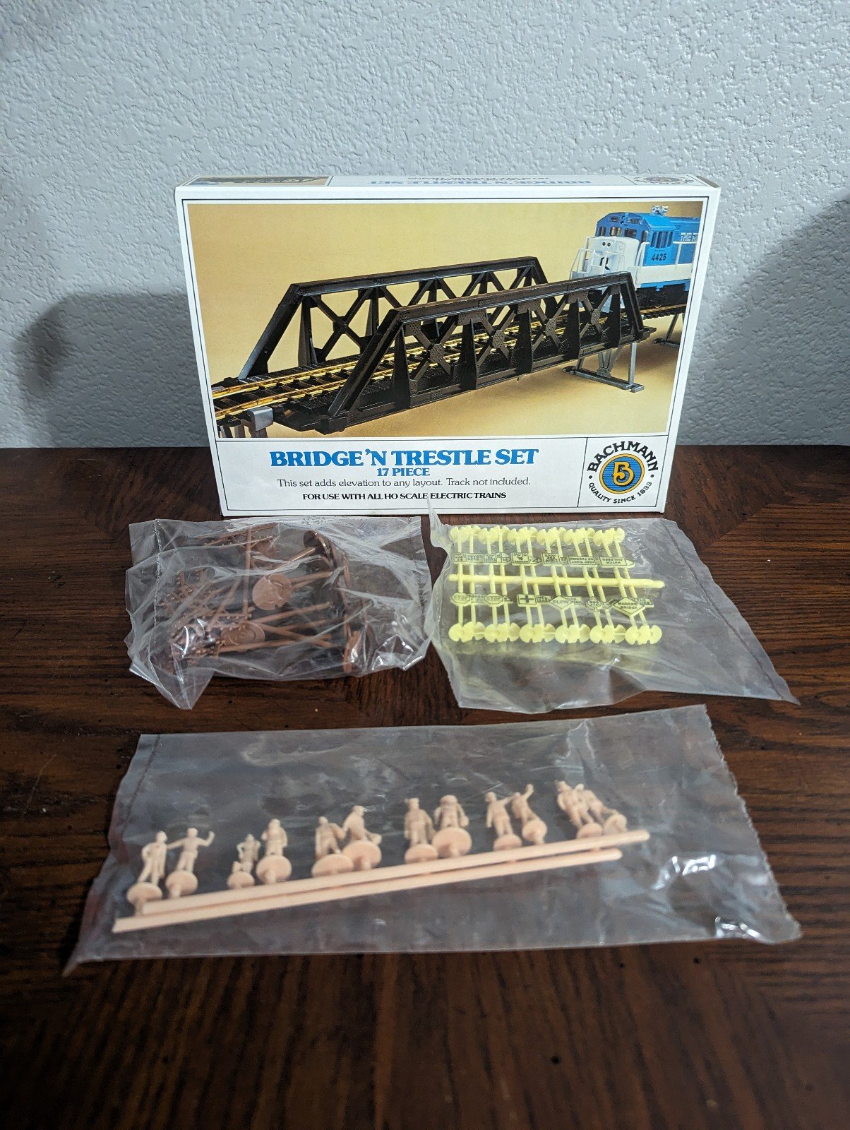 Bachmann Bridge 'N Trestle Set 46-1225 17 Piece New Sealed w/ other accessories