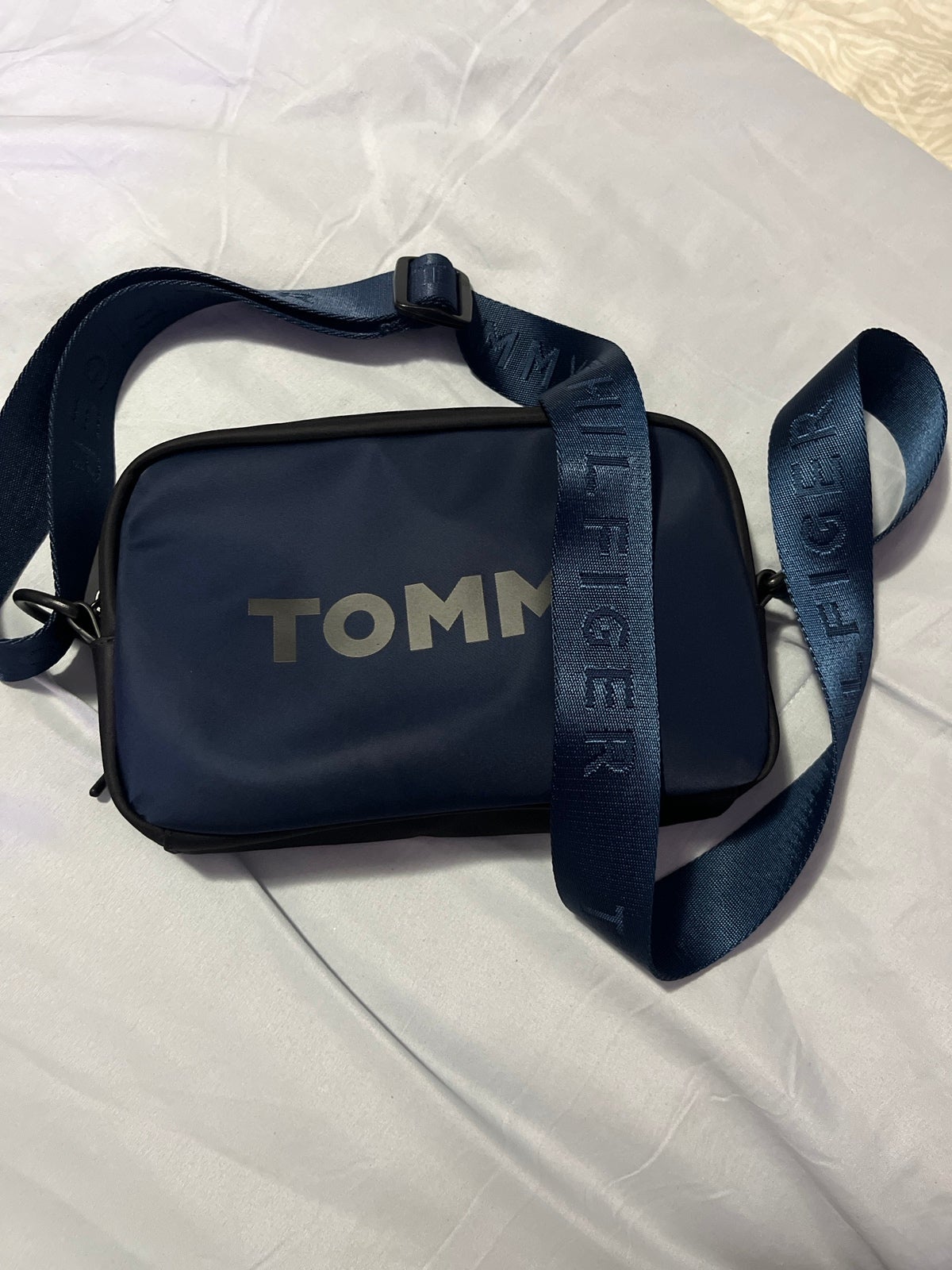 Tommy Hilfiger bag