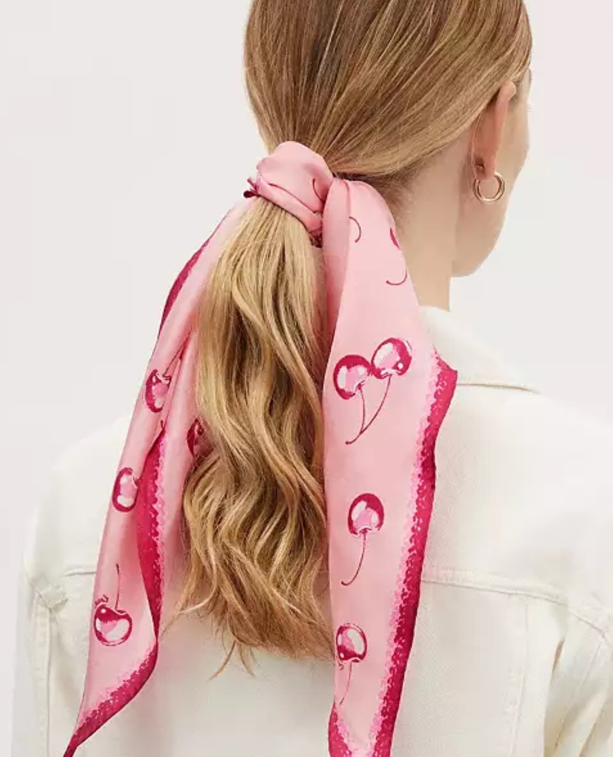 ❤️❤️ Coach Airbrushed Cherry Print Silk Diamond Scarf -NWT