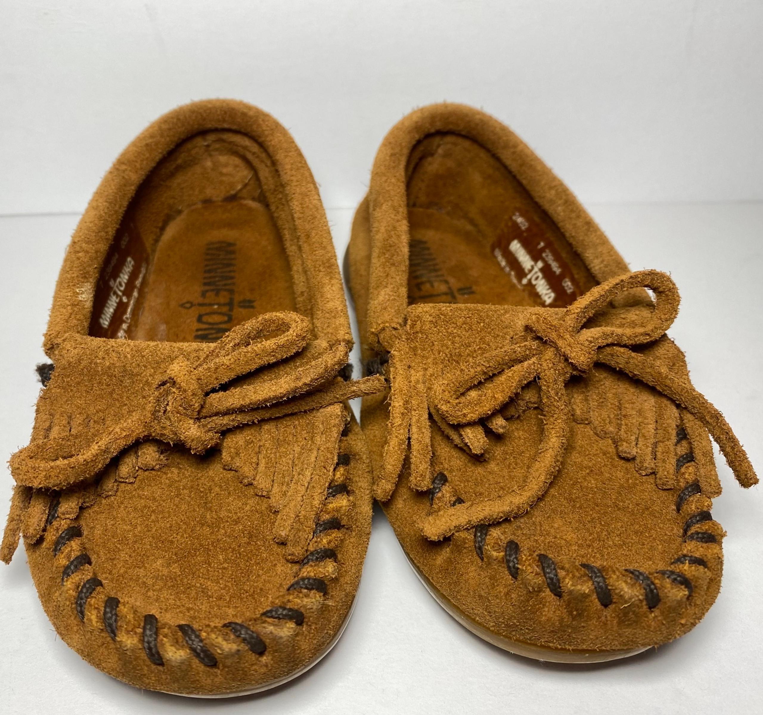 Minnetonka Moccasins Slippers Slide Shoes Girls Suede Leather Size 7 EUC