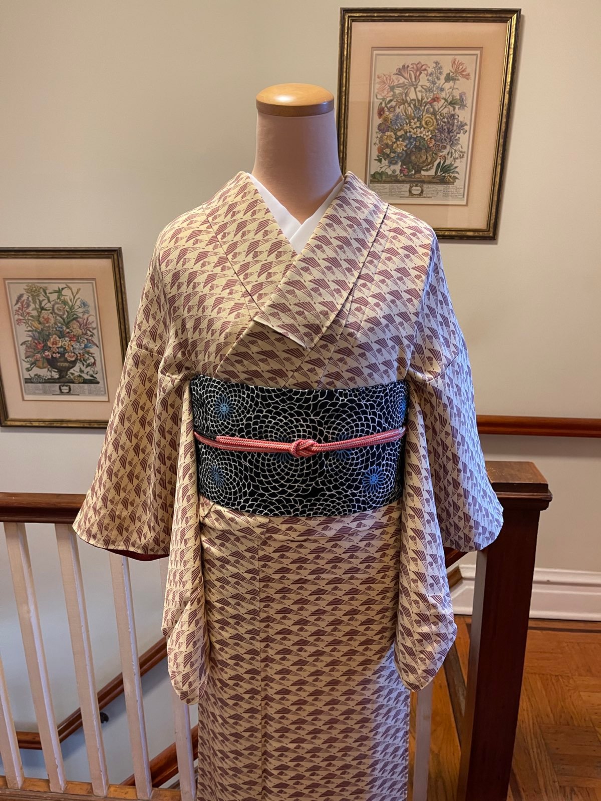 Silk Japanese Women’s Traditional Kimono Robe with fan Pattern Vintage