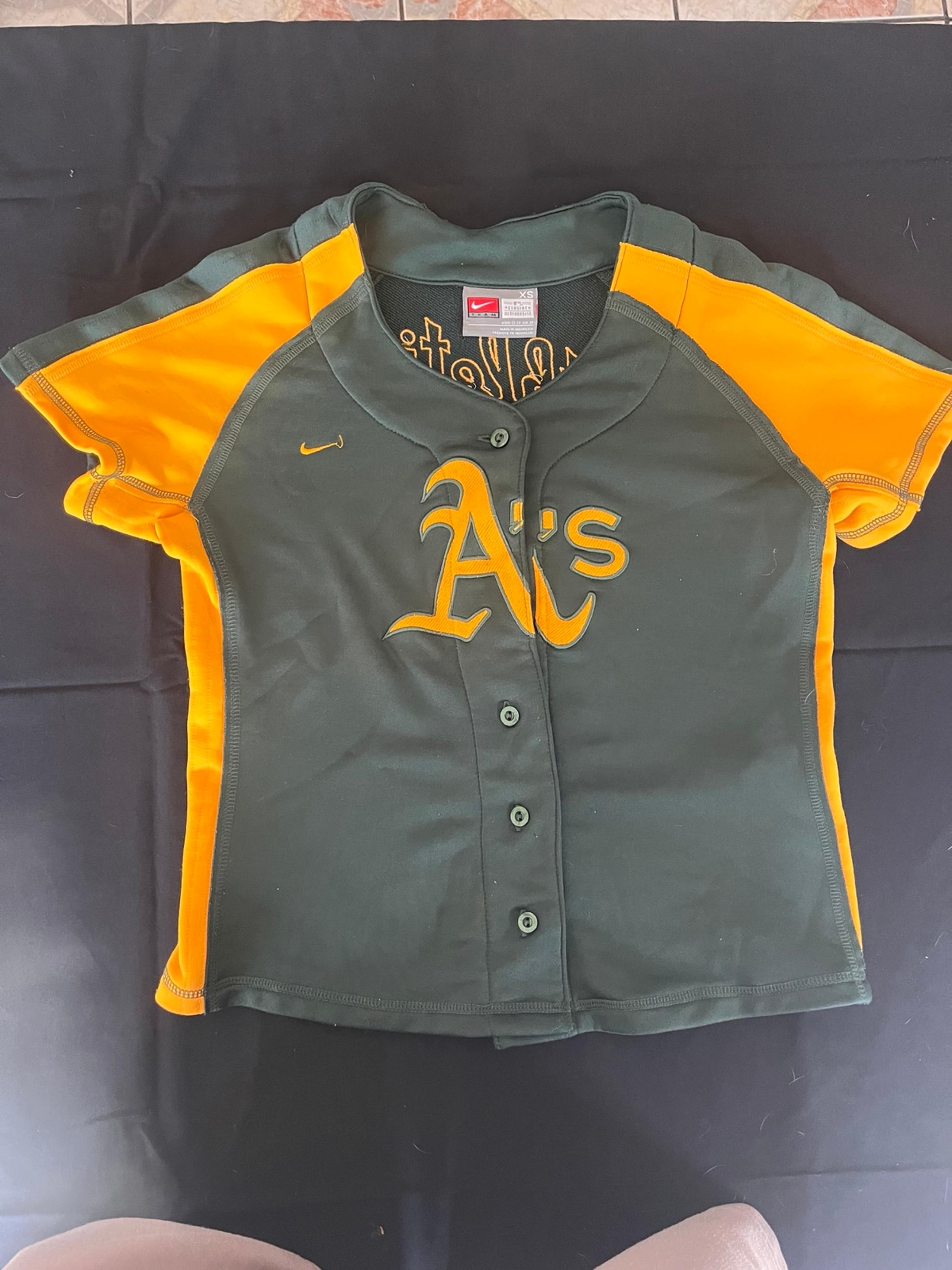 Nike Vintage Oakland Athletics Women’s Jersey