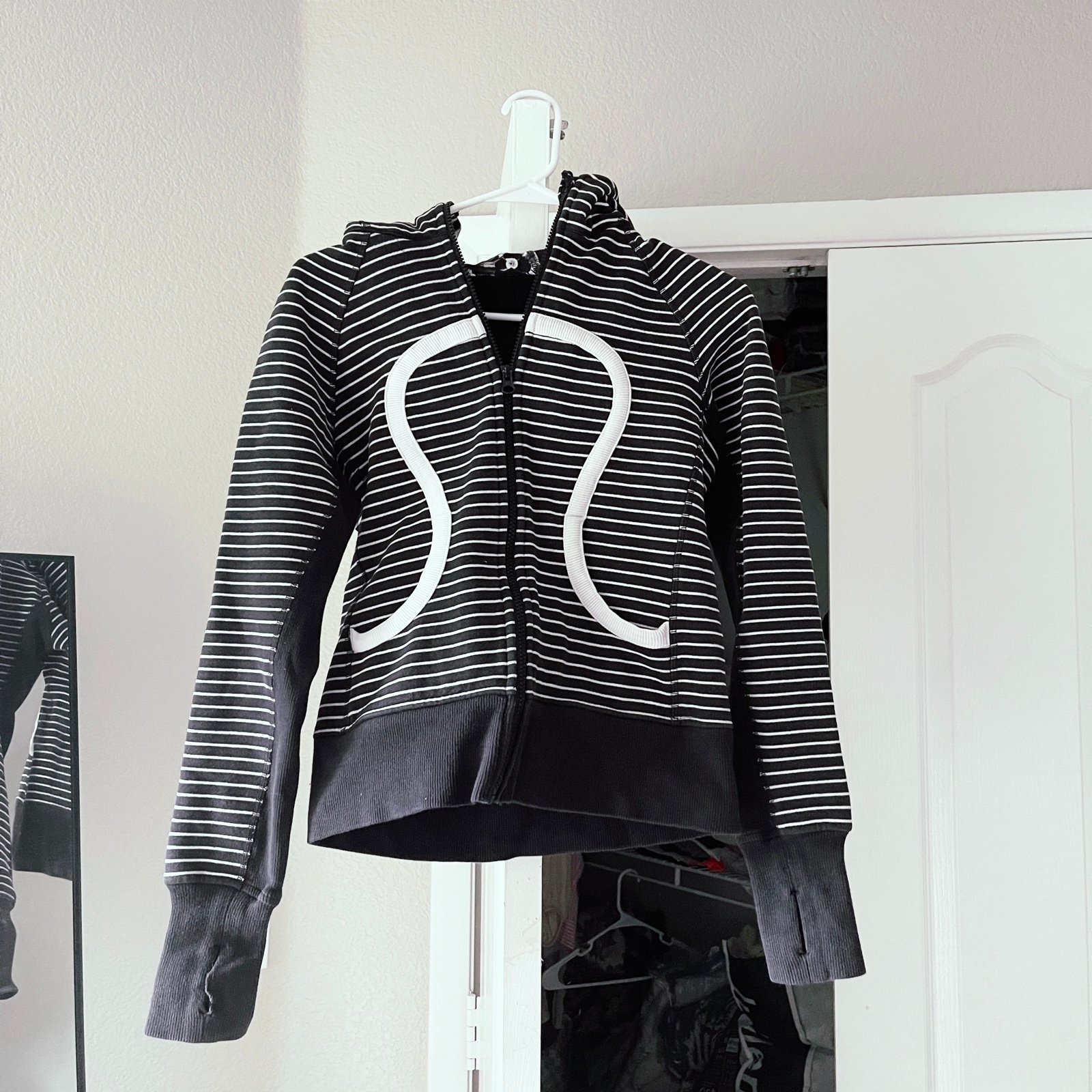 Lululemon Scuba Stripe Brisk Bloom Black White Floral Lined Zip Hoodie Jacket 6