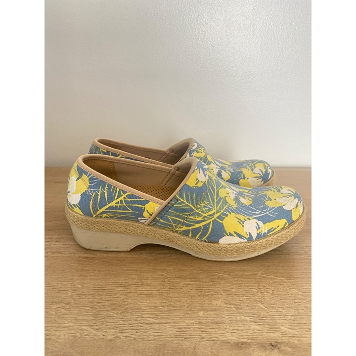 Dansko Women’s Size 39 Floral Canvas Espadrille Clogs Blue & Yellow