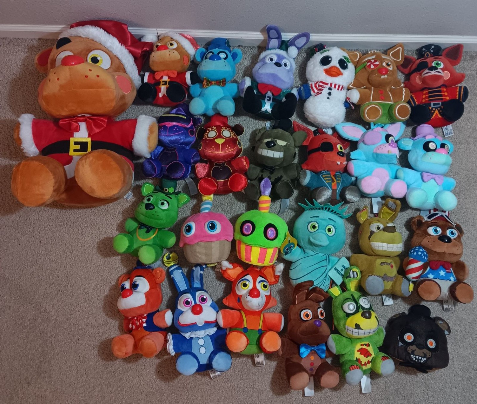 Lot of FNAF plushies